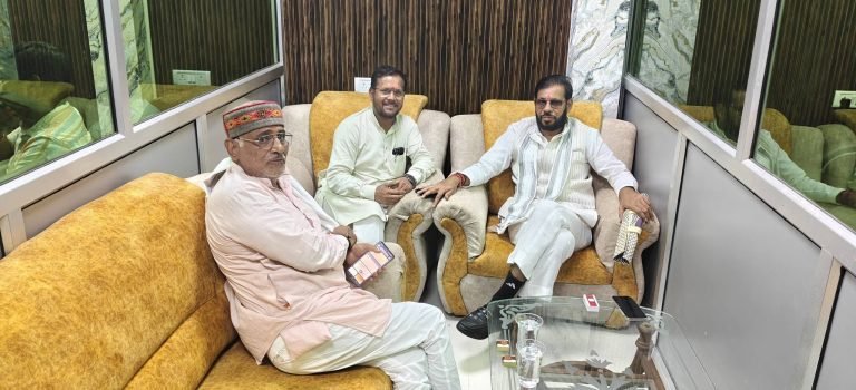 स्नेहिल भेंट एवं आत्मीय संवाद